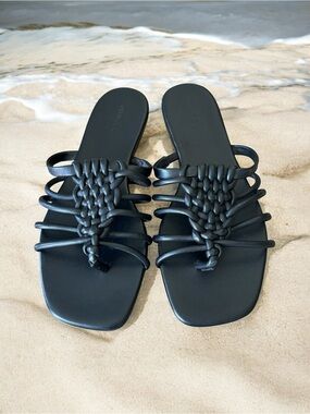 🆕 VINCE Dae Woven Strappy Flat Sandal Slides